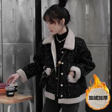 批发小香风时尚洋气羊羔毛格子秋冬装新款百搭小个子上衣加绒短外套女