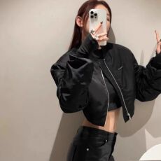 批发2025秋季韩版设计感小众堆堆袖垫肩宽松短款棒球服外套女<b class='q'>夹克</b>显瘦