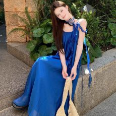 批发已出货 夏季复古克莱因蓝吊带<b class='q'>连衣裙</b>海边度假风收腰宝蓝<b class='q'>仙女</b>长裙