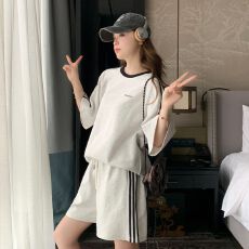 批发休闲<b class='q'>运动服</b>套装女夏学生宽松韩版刺绣时尚短袖短裤跑步两件套三杠