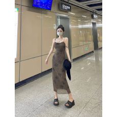 批发已出货 独特印花网纱拼接吊带设计感小众修身<b class='q'>高端</b>精致气质<b class='q'>连衣裙</b>