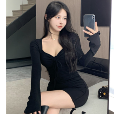 批发打底裙辣妹长袖连衣裙女秋季新款纯欲风V领修身收腰显瘦包臀<b class='q'>裙子</b>