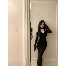 2026新款法式赫本风黑色一字肩连衣裙女秋季高级性感包臀长裙礼服