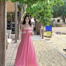 批发易梦玲<b class='q'>同款</b>粉紫色雪纺蕾丝花边吊带<b class='q'>连衣裙</b>女夏海边度假风性感长裙