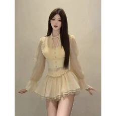 批发法式高级感纯欲V领收腰衬衫女气质辣妹上衣A字<b class='q'>蓬蓬</b>半身裙短<b class='q'>裙套装</b>