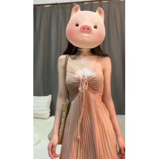 批发海边度假风粉色吊带<b class='q'>连衣裙</b>2026新款纯欲风温柔漂亮独特气质沙滩裙