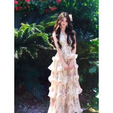 批发法式碎花绝美性感<b class='q'>露背</b>挂脖<b class='q'>连衣裙</b>度假风收腰荷叶边蛋糕裙气质长裙