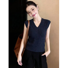 批发法式白色坎肩麻花V领针织衫女夏高级感修身内搭打底无袖背心上衣