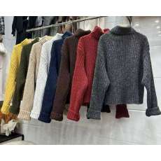 2025秋冬短款高领毛织上衣黄色慵懒风时尚保暖洋气软糯毛衣百搭潮