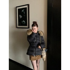 批发新款<b class='q'>短</b>款羽绒服女士修身收腰时尚大狐狸毛领加厚保暖外套