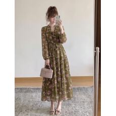 批发<b class='q'>文艺</b>气质<b class='q'>连衣裙</b>碎花2026新款女装设计感显瘦长裙