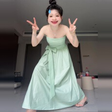 批发有货新款法式薄荷绿抹胸连衣裙子女海边度假风收腰露肩长裙