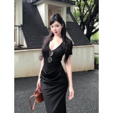 批发有货 褶皱设计感短袖连衣裙<b class='q'>女</b>夏季韩系休闲气质修身包臀长裙子