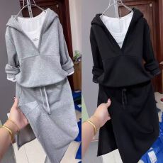 批发巨好看的三件套秋冬女韩系chic减龄连帽卫衣背心半身裙穿搭一整套