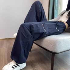 批发<b class='q'>户外</b>登山冲锋工装裤女春夏新款多口袋两穿高腰束脚直筒阔腿<b class='q'>休闲</b>裤