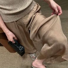 批发卡其色醋酸阔腿裤裙<b class='q'>大码</b>女垂坠感老钱风休闲裤夏天巨好看的薄裤子