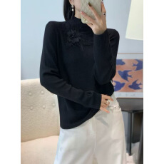 批发2025秋冬新款花瓣洋气妈妈外穿宽松遮肚子<b class='q'>毛衣</b>女打底衫针织女上衣