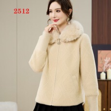 批发中年妈妈秋冬装宽松加厚外套女水貂绒短款<b class='q'>上衣</b>毛领开衫洋气<b class='q'>上衣</b>女