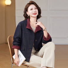 批发妈妈装<b class='q'>秋</b>款牛仔外套新款中老年女宽松<b class='q'>大码</b>夹克短款中年上衣