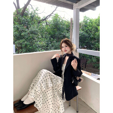 批发早春通勤风高级感穿搭<b class='q'>套装</b>气质显瘦黑色<b class='q'>西装</b>外套波点连衣裙两件套