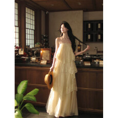 批发从一时刻光迹2026法式吊带蕾丝大摆<b class='q'>连衣裙</b>女温柔风度假显瘦蛋糕裙