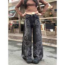 批发实拍<b class='q'>大码</b>    美式水洗做旧烫钻图腾牛仔裤女宽松直筒垂感阔腿长裤