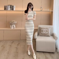 批发天猫抖音质量夏季小香风圆领条纹针织连衣裙修身气质中长款T恤裙