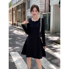 批发天猫抖音质量2025秋冬新款法式收腰针织连衣裙女a字裙打底毛衣裙