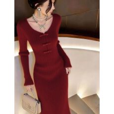 批发本命年新年红防水貂高级感秋冬轻奢<b class='q'>高端</b>新中式红色毛衣<b class='q'>连衣裙</b>