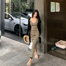 批发撞色条纹v领针织吊带连衣裙女<b class='q'>秋</b>季弹力收腰开叉裙子修身包臀长裙