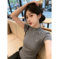 批发名媛风轻奢珍珠钉珠<b class='q'>针织衫</b>女2026夏季新款半高领修身气质短袖上衣