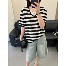 批发夏季薄款假两件条纹<b class='q'>半袖</b>冰丝针织短袖t恤<b class='q'>女</b>2026新款宽松显瘦上衣