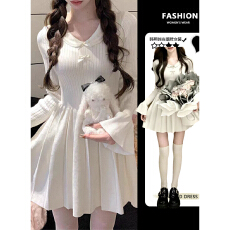 批发法式<b class='q'>甜美</b>喇叭袖V领针织连衣裙女秋冬小个子收腰配大衣百褶A字短裙