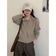 批发2026新款翻领小金扣气质针织开衫女秋冬超好看的软糯毛衣外套上衣