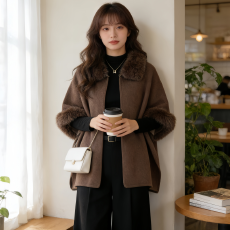 2025秋冬季款韩系复古毛边喇叭袖毛毛领斗篷时尚百搭披肩女