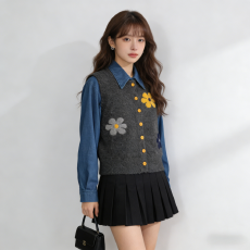 批发2026早春韩系新款花朵单排扣爆款潮流圆领宽松百搭牦牛绒针织<b class='q'>马甲</b>