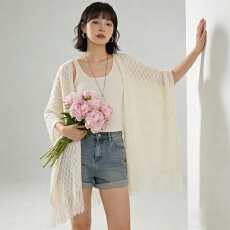 批发春夏季披肩空调房户外百搭款披风女镂空流苏时尚薄款外搭纯色披肩