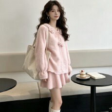 批发温柔立体花朵针织套装女秋<b class='q'>冬</b>软糯开衫高腰短裙韩系氛围感两件套
