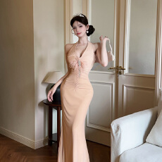 批发法式气质性感名媛挂脖<b class='q'>连衣裙</b>女26秋冬款设计感褶皱显瘦礼服鱼尾裙
