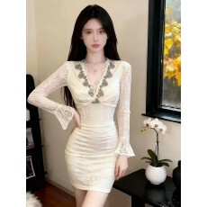 批发2025秋冬轻熟重工烫钻御姐纯欲性感设计感气质蕾丝修身收腰连衣裙