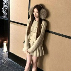 批发小香风精致双排扣开衫针织套装秋<b class='q'>冬</b>新款富家千金穿搭一整套巨好看