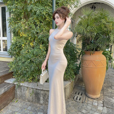 批发实拍实价气质简约大气修身显瘦百搭挂脖背心针织<b class='q'>连衣裙</b>长裙无袖