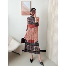 批发三宅跨境复古龙鳞褶长裙高领七分袖宽松印花褶皱连衣裙<b class='q'>欧美</b>显瘦女