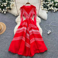 批发三宅欧美跨境优雅波点褶皱连衣裙法式文艺复古印花抖抖裙大码女装