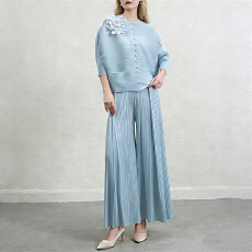 批发三宅<b class='q'>外贸</b>新中式褶皱套装盘花<b class='q'>开衫</b>百搭阔腿裤通勤风宽松mm大码女装