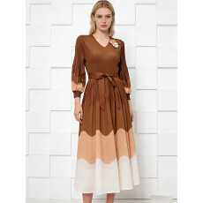 批发三宅印花钉珠钉钻灯笼袖绑带收腰显瘦褶皱宽松<b class='q'>连衣裙</b>盘花大码女装