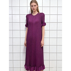 批发三宅龙鳞褶荷叶边<b class='q'>连衣裙</b>重工褶皱金属装饰宽松显瘦mm大码女装长裙