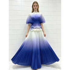 批发三宅外贸印花渐变色褶皱木耳边宽松上衣百搭百褶裙mm大码女装套装