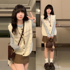 批发米白色针织背心马甲女秋冬外穿2025新款今年流行爆巨好看坎肩上衣