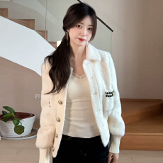 批发白色小香风短款外套女春秋2025新款高级感巨好看早秋穿搭气质<b class='q'>上衣</b>